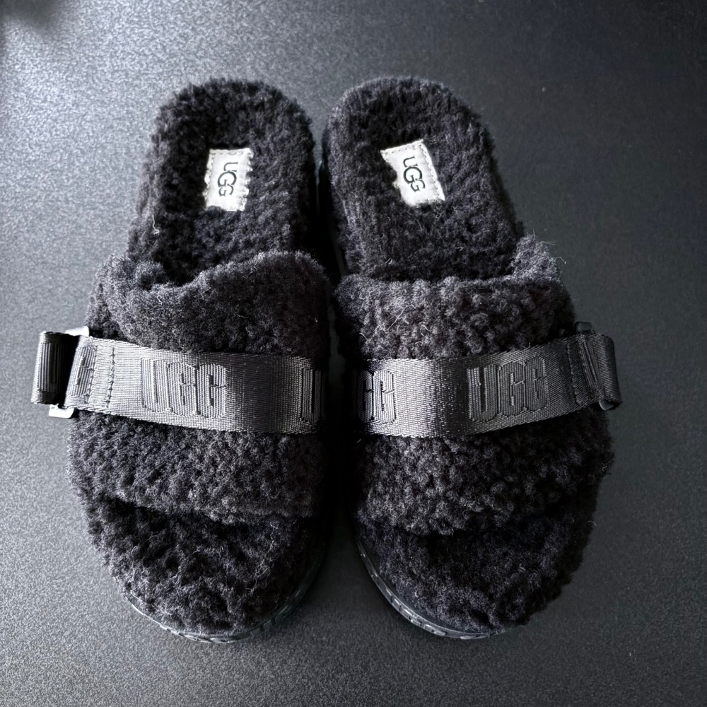 UGG Women's Fluffita platform slides Sheepskin comfy sandals black size 6